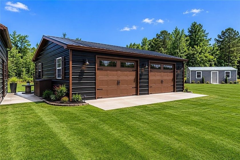 Modern barndominium on 10.28+/- private, wooded acres with TWO - photo 15