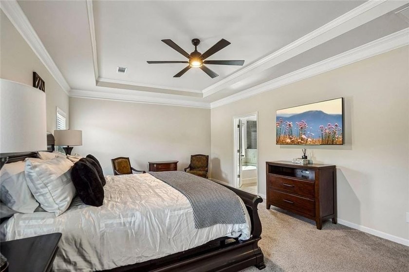 Like-new and impeccably maintained, this stunning 2-year-old - photo 21