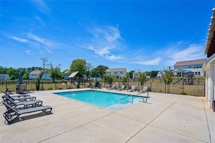 Like-new and impeccably maintained, this stunning 2-year-old - photo 22