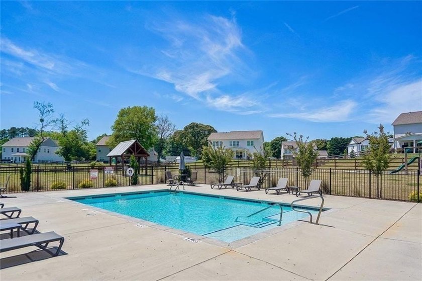 Like-new and impeccably maintained, this stunning 2-year-old - photo 23