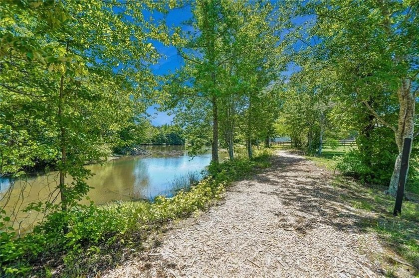 Like-new and impeccably maintained, this stunning 2-year-old - photo 27
