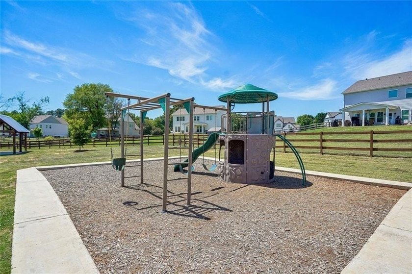 Like-new and impeccably maintained, this stunning 2-year-old - photo 30