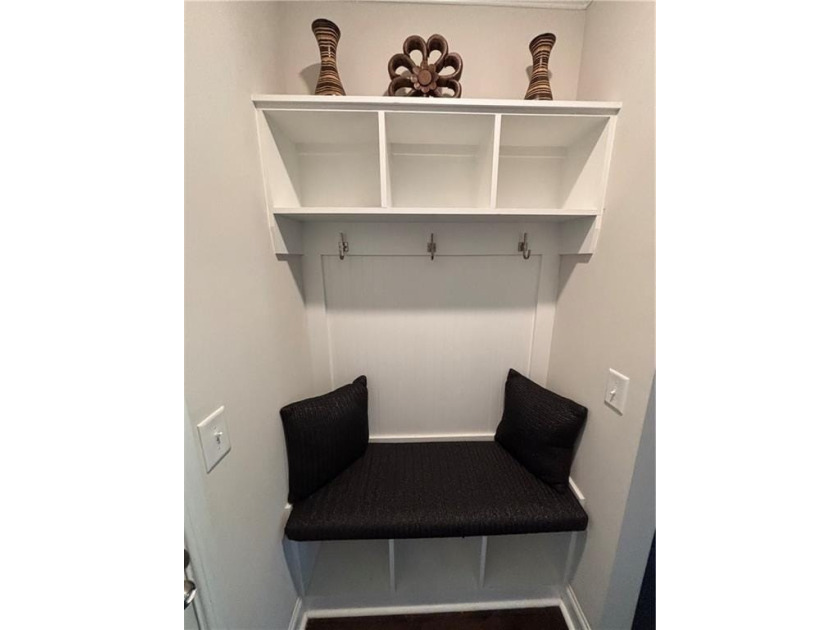 Like-new and impeccably maintained, this stunning 2-year-old - photo 33