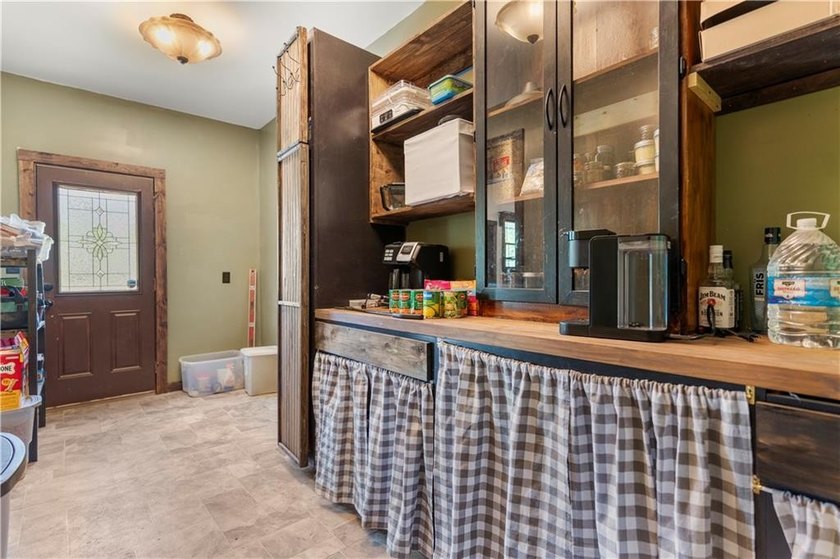 Modern barndominium on 10.28+/- private, wooded acres with TWO - photo 36