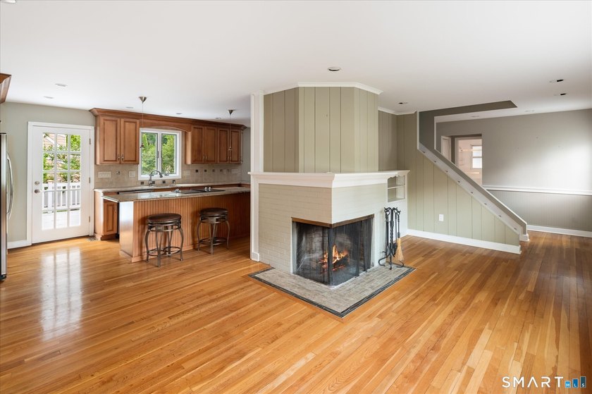 Welcome home to this beautifully maintained 3-bedroom Cape - photo 12