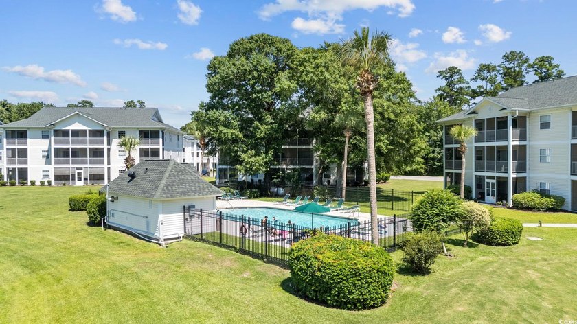 MOVE IN READY! FULLY FURNISHED! This beautiful end unit condo is - photo 14