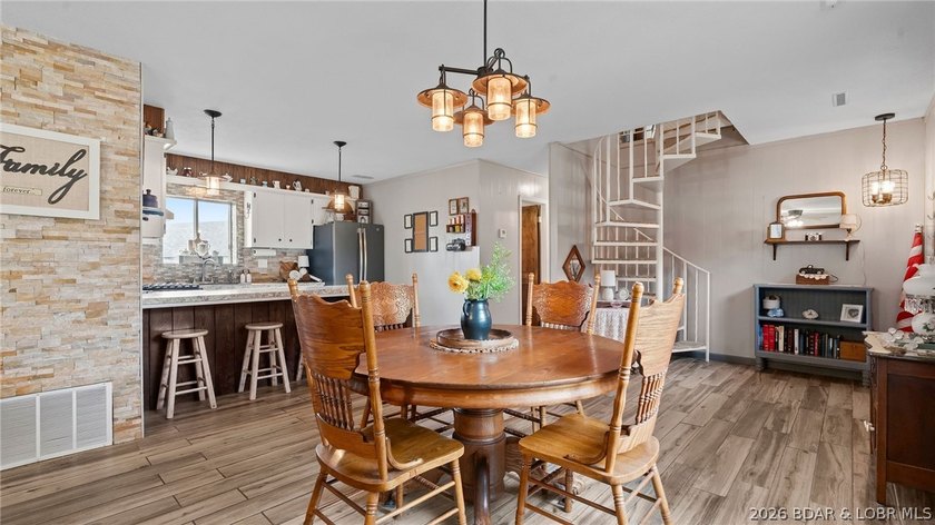 Beautiful 3-bedroom, 2-bath home located right in the heart of - photo 17
