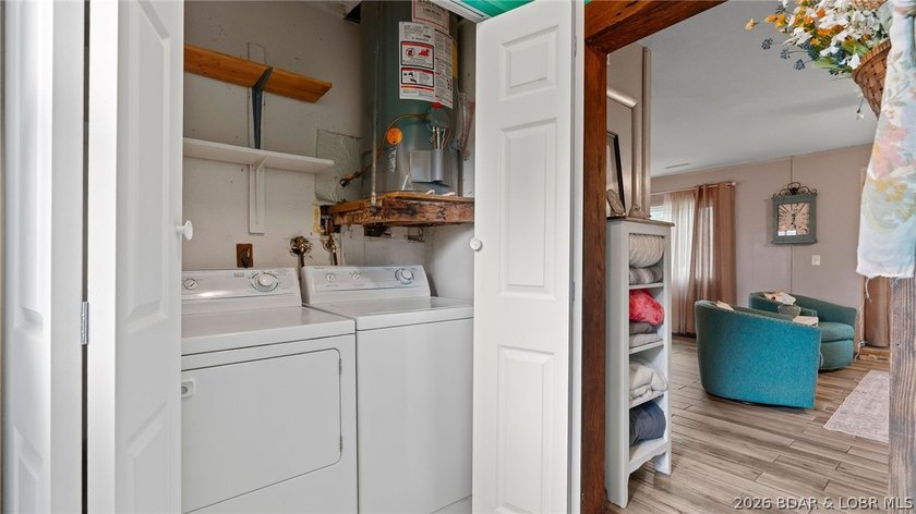 Beautiful 3-bedroom, 2-bath home located right in the heart of - photo 33