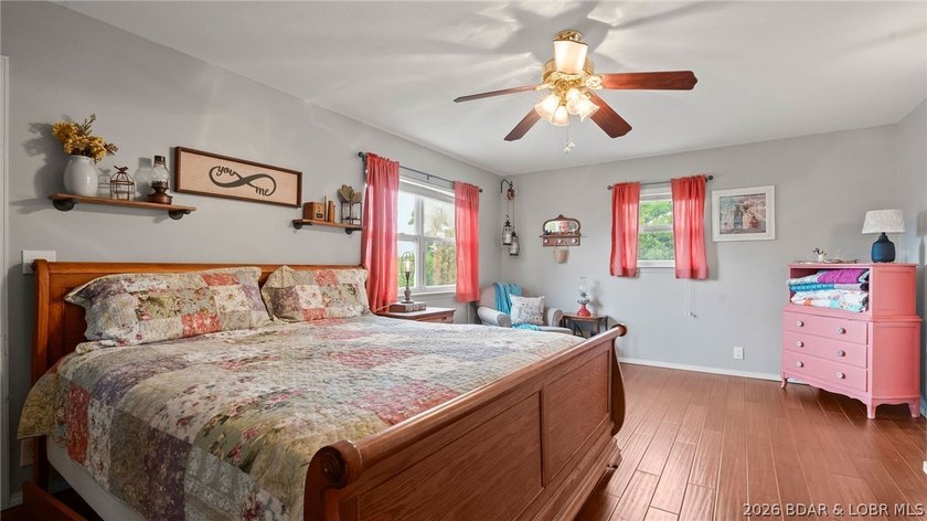 Beautiful 3-bedroom, 2-bath home located right in the heart of - photo 38