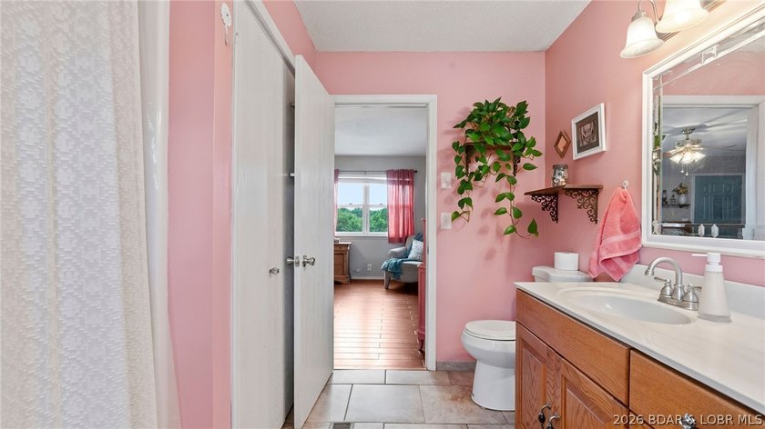 Beautiful 3-bedroom, 2-bath home located right in the heart of - photo 44