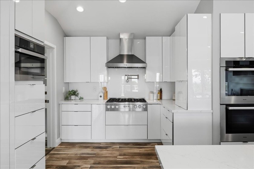A Haskins Estate Masterpiece, this 2019-remodeled designer home - photo 14