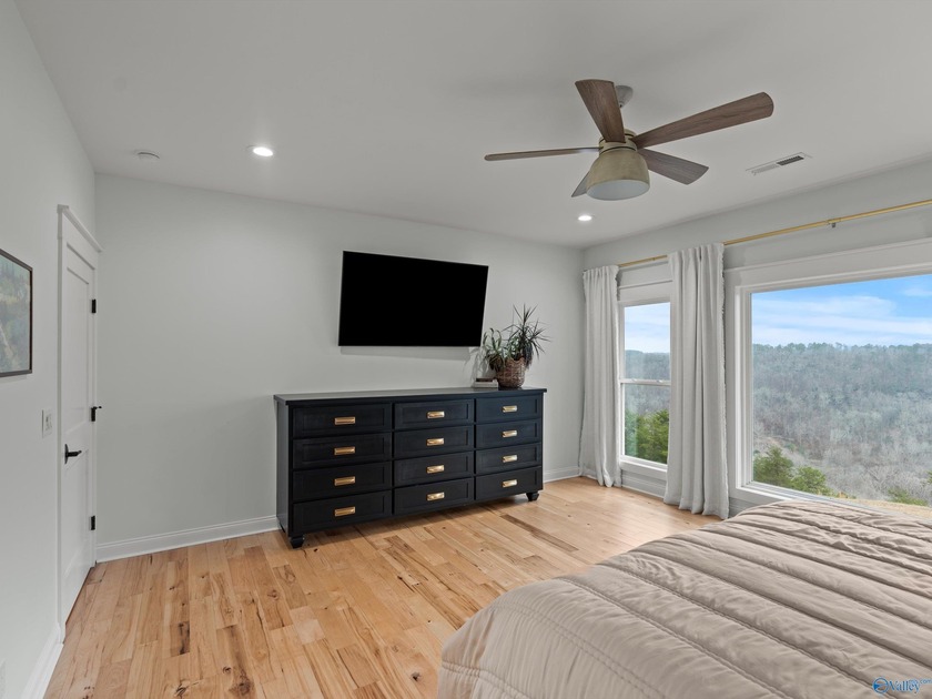 Custom-bulit 2023 mountain home offering 2542 sq ft of refined - photo 24