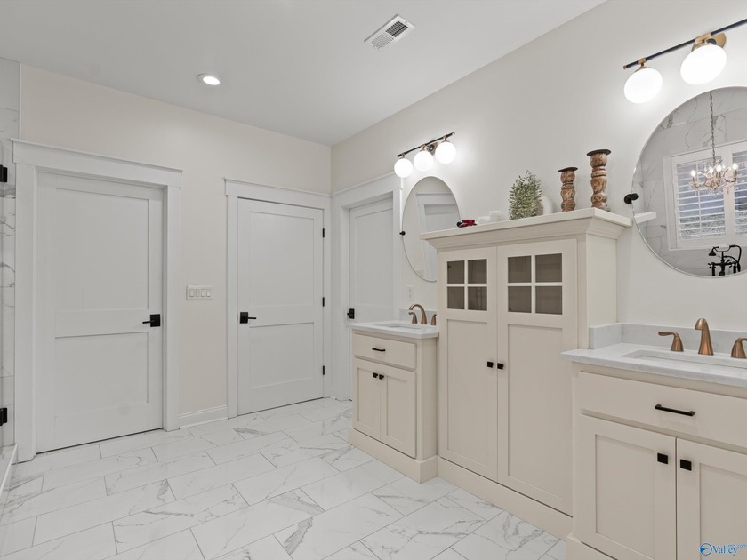 Custom-bulit 2023 mountain home offering 2542 sq ft of refined - photo 25