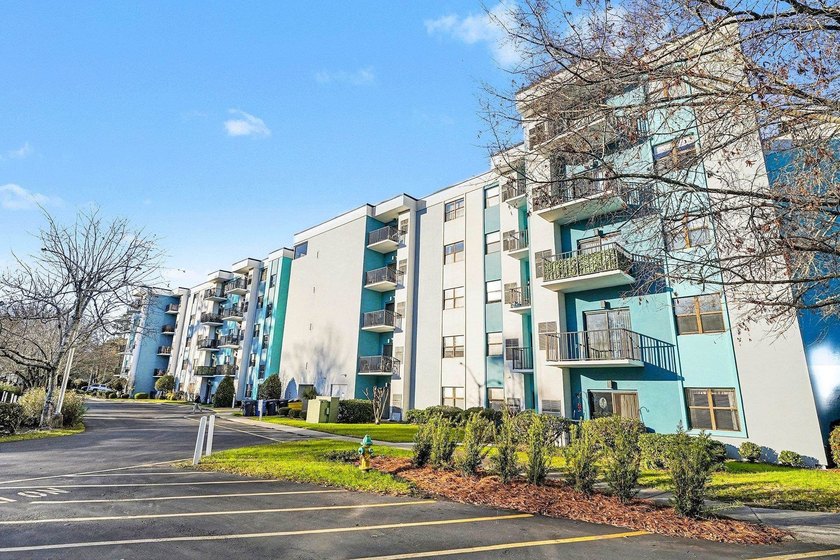 Welcome to your dream condo in the thriving 55+ Covenant Towers - photo 32