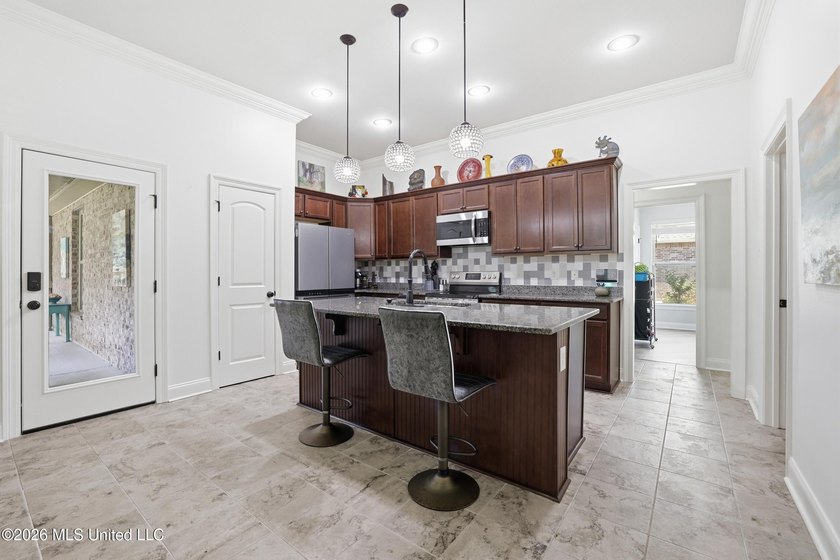 Luxury Coastal | Artistic Retreat in South Breeze Subdivision - photo 15
