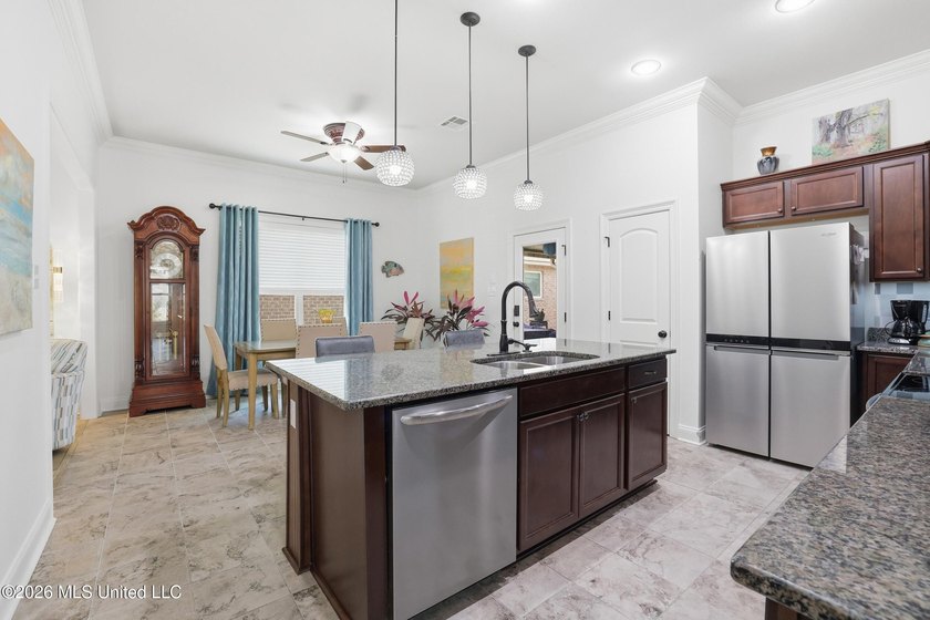 Luxury Coastal | Artistic Retreat in South Breeze Subdivision - photo 17