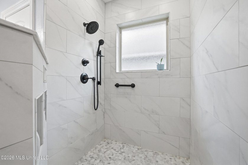 Luxury Coastal | Artistic Retreat in South Breeze Subdivision - photo 30