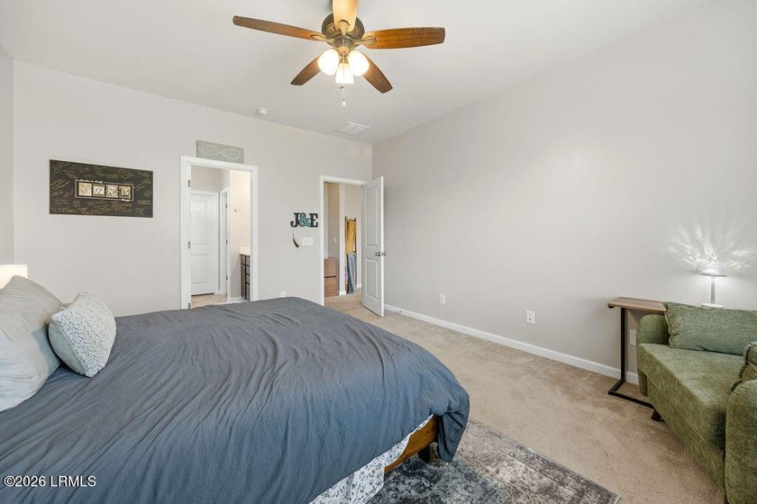 Welcome to this spacious 3-bedroom, 2.5-bath home with a 2-car - photo 31
