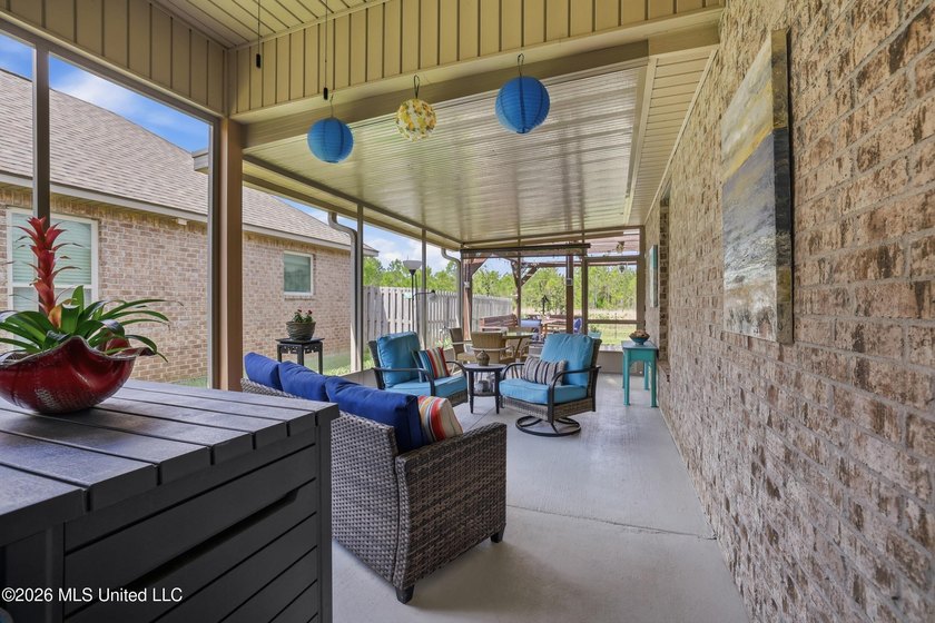 Luxury Coastal | Artistic Retreat in South Breeze Subdivision - photo 36