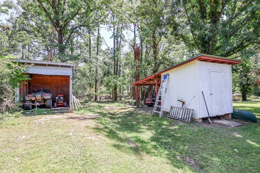 Tucked away in desirable Quail Creek Estates, this spacious - photo 41