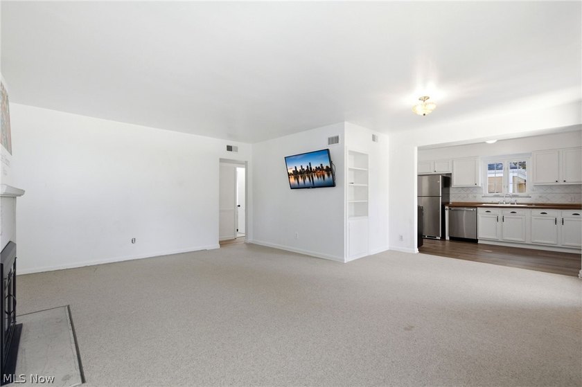A wonderful Bay Village lifestyle awaits in this move-in ready - photo 11
