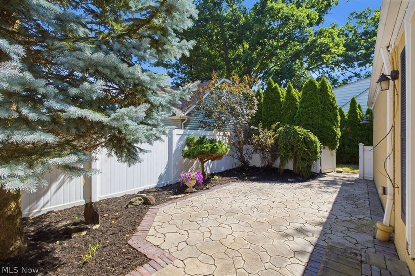 A wonderful Bay Village lifestyle awaits in this move-in ready - photo 31