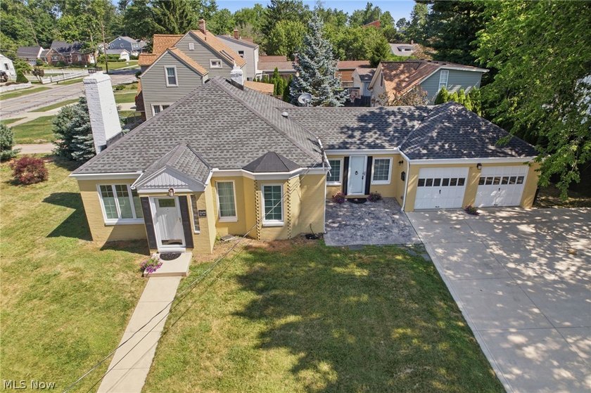A wonderful Bay Village lifestyle awaits in this move-in ready - photo 35