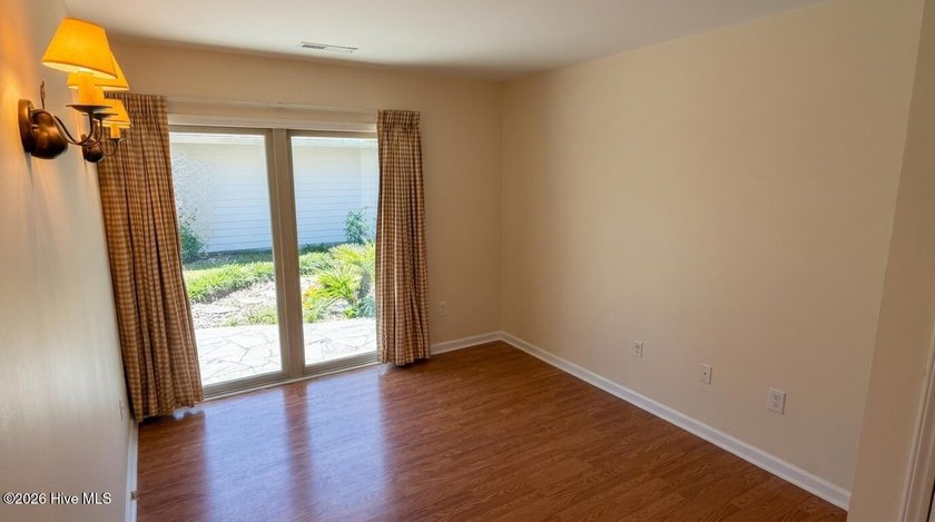 Centrally located in the heart of Wilmington, this beautifully - photo 8