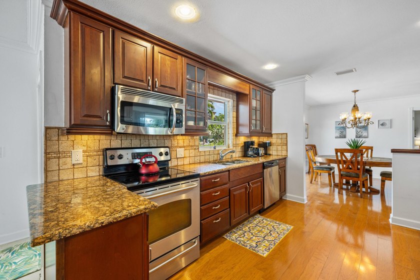 Discover prime waterfront real estate in Delray Beach at this - photo 12