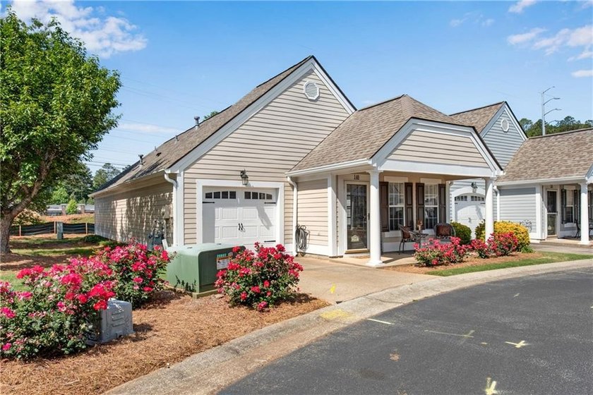 Welcome to this beautifully updated Move-In- Ready cottage - photo 3