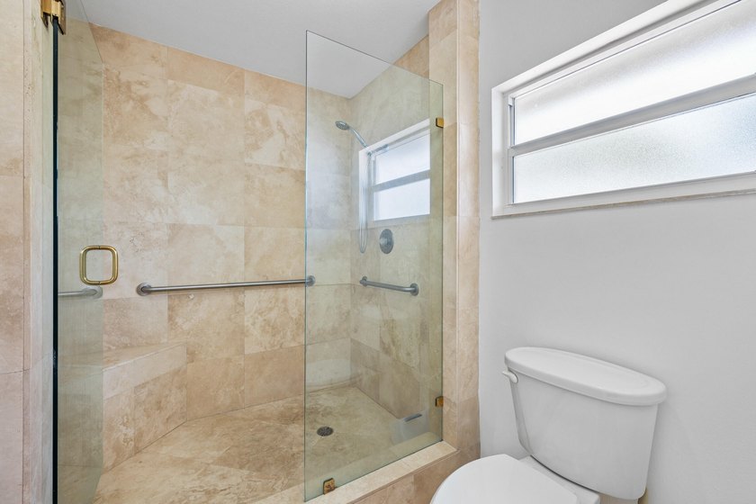 Discover prime waterfront real estate in Delray Beach at this - photo 17