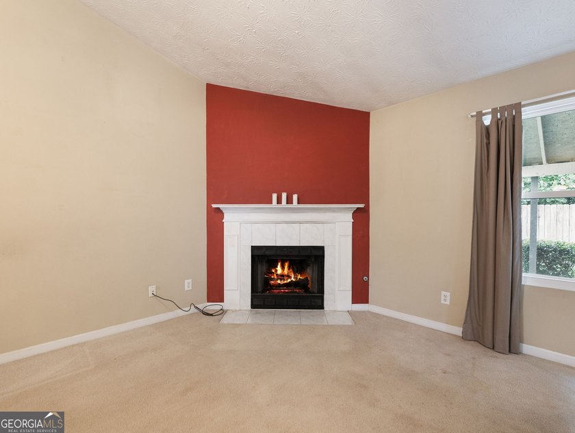 Looking for a good starter home? This is it! You will enjoy a - photo 9