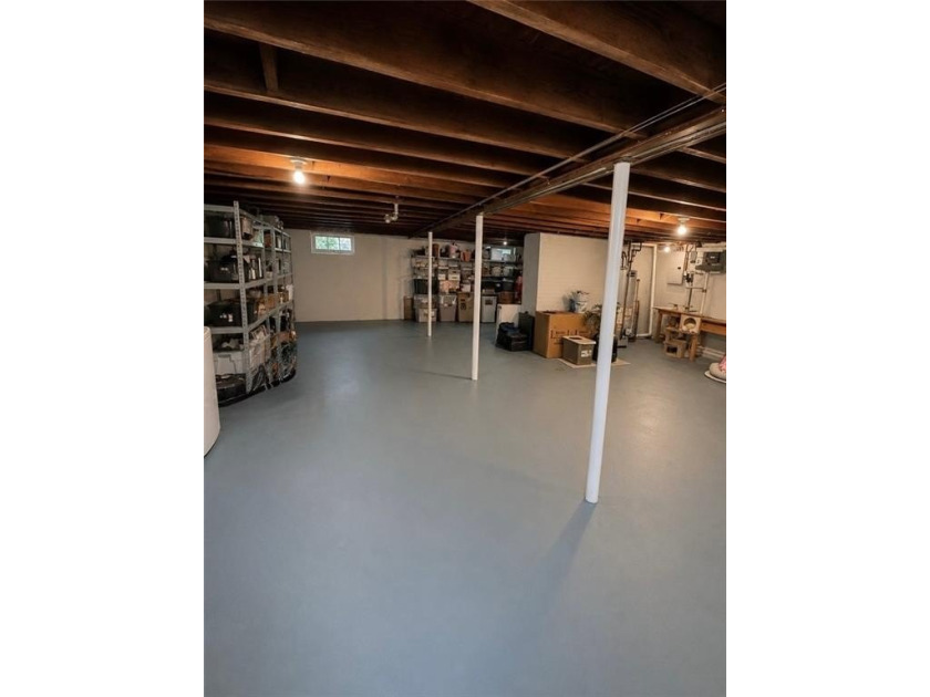 Welcome offers a comfortable layout with plenty of space to - photo 11