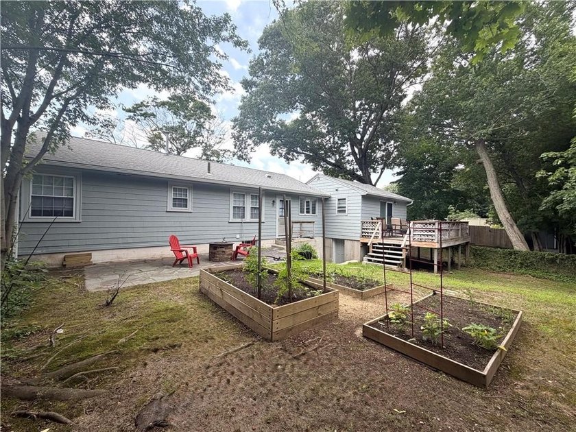 Welcome offers a comfortable layout with plenty of space to - photo 12