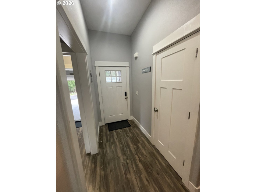 1 level close to Lincoln Beaches in the Bayview Resort, a - photo 3