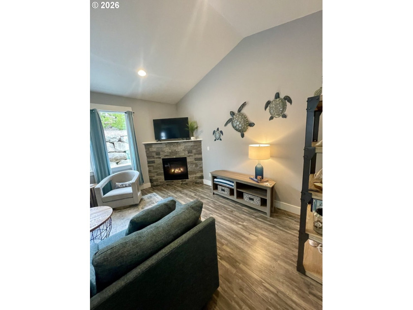 1 level close to Lincoln Beaches in the Bayview Resort, a - photo 4