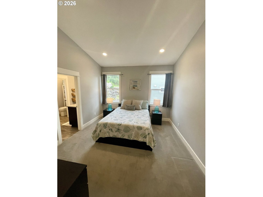 1 level close to Lincoln Beaches in the Bayview Resort, a - photo 9