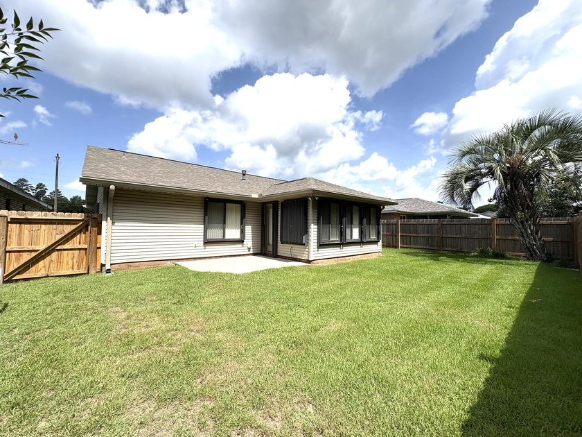 MOVE IN READY home on a quiet cul-de-sac street in the center of - photo 20