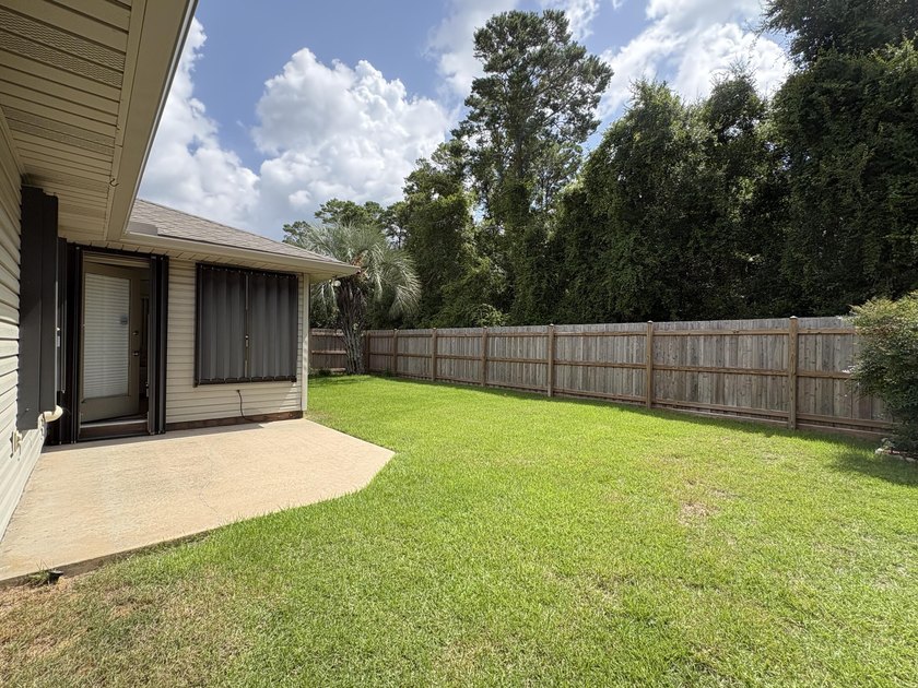 MOVE IN READY home on a quiet cul-de-sac street in the center of - photo 21