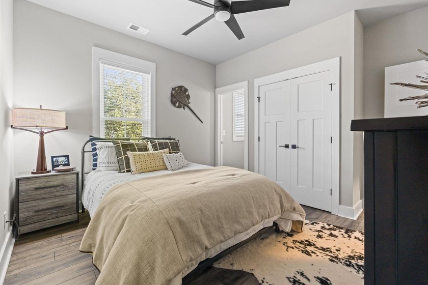 Move-in-ready three-bedroom raised beach home in Marshland Park - photo 29