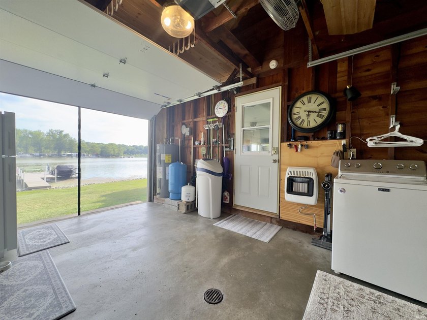 A rare opportunity to own a piece of the Barbee Chain! Perfectly - photo 35