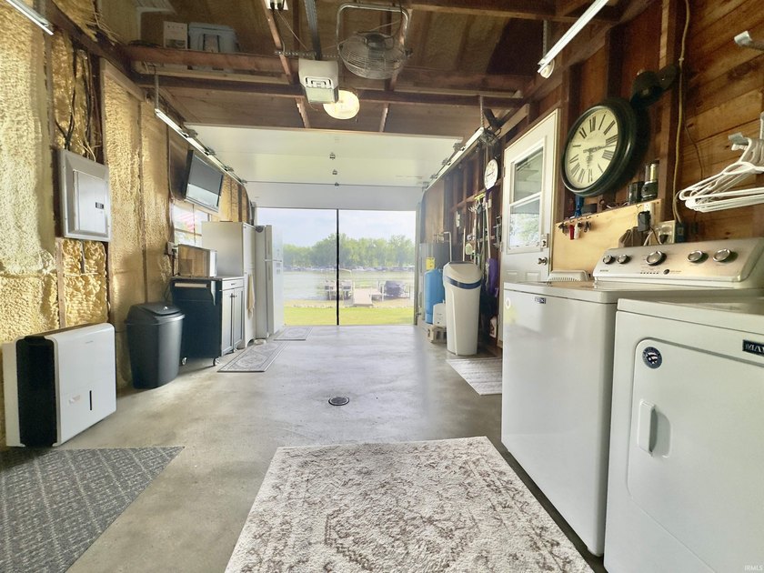 A rare opportunity to own a piece of the Barbee Chain! Perfectly - photo 36