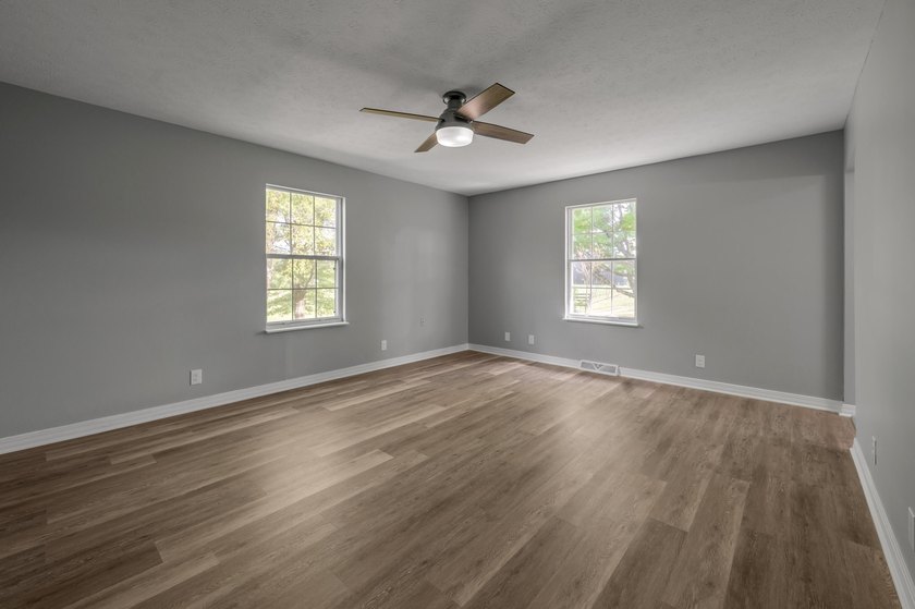 **Click on the Virtual Tour section to see the video walk - photo 31
