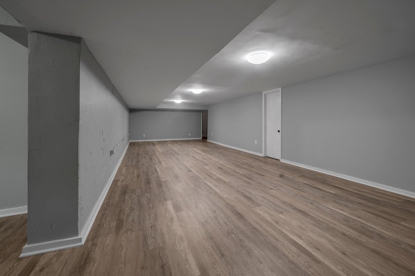 **Click on the Virtual Tour section to see the video walk - photo 42