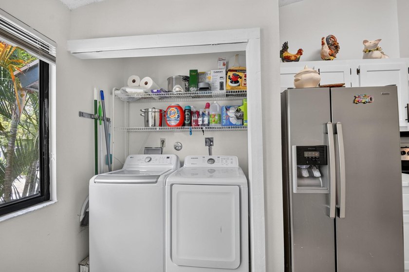 Beautiful 3 bedroom, 2 bathroom townhome with water view. See - photo 12