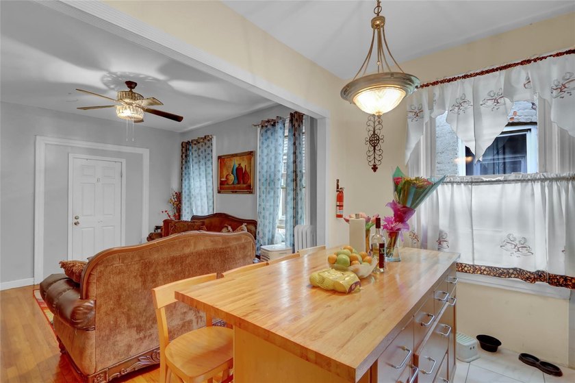 Step into a fantastic well maintain 2 family home with unlimited - photo 5