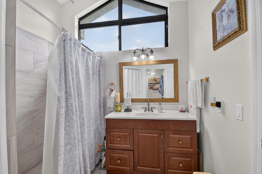 Beautiful 3 bedroom, 2 bathroom townhome with water view. See - photo 29