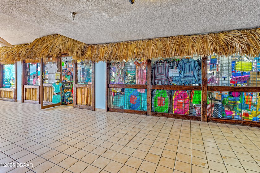 Oceanfront Perfection at the Iconic Hawaiian Inn Beach Resort - photo 31