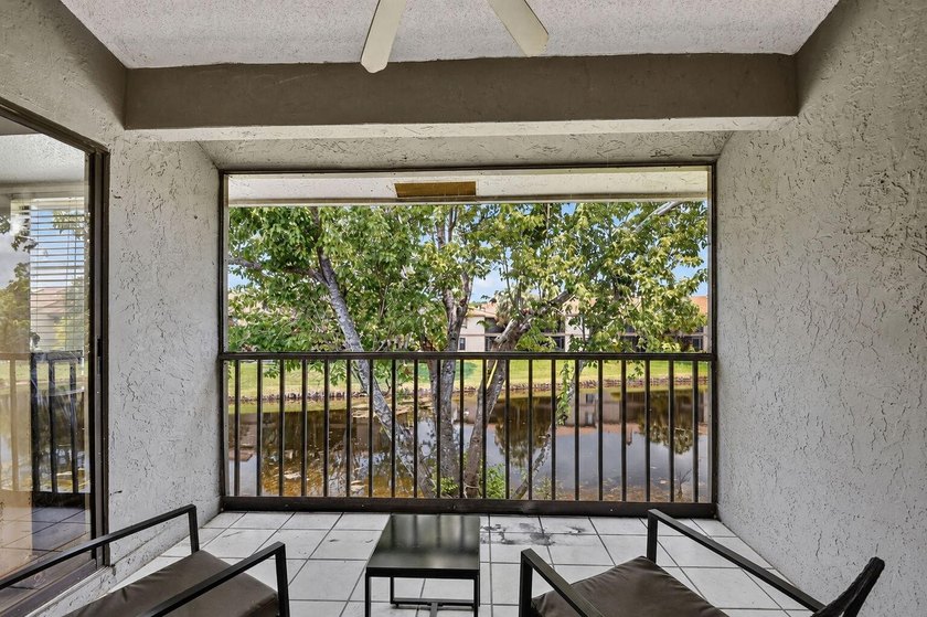 Beautiful 3 bedroom, 2 bathroom townhome with water view. See - photo 32