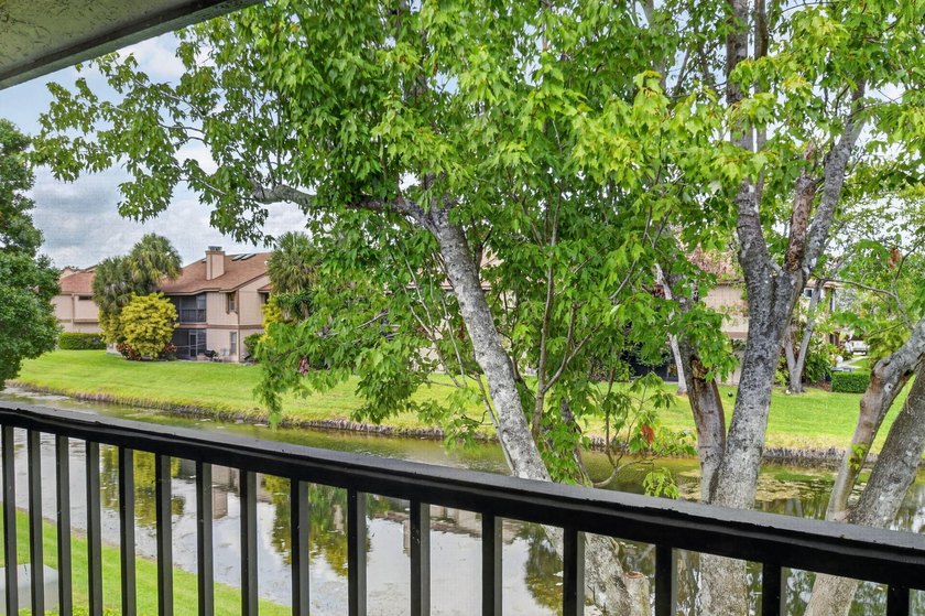 Beautiful 3 bedroom, 2 bathroom townhome with water view. See - photo 36